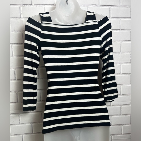 INC International Concepts black & white striped cold of shoulder top/si… - Picture 7 of 8
